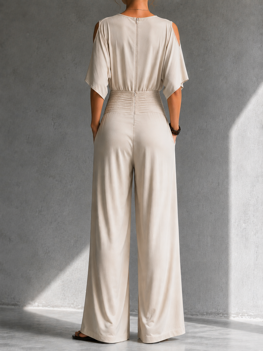 Alia | Elegante conjunto con efecto cruzado y pernera ancha
