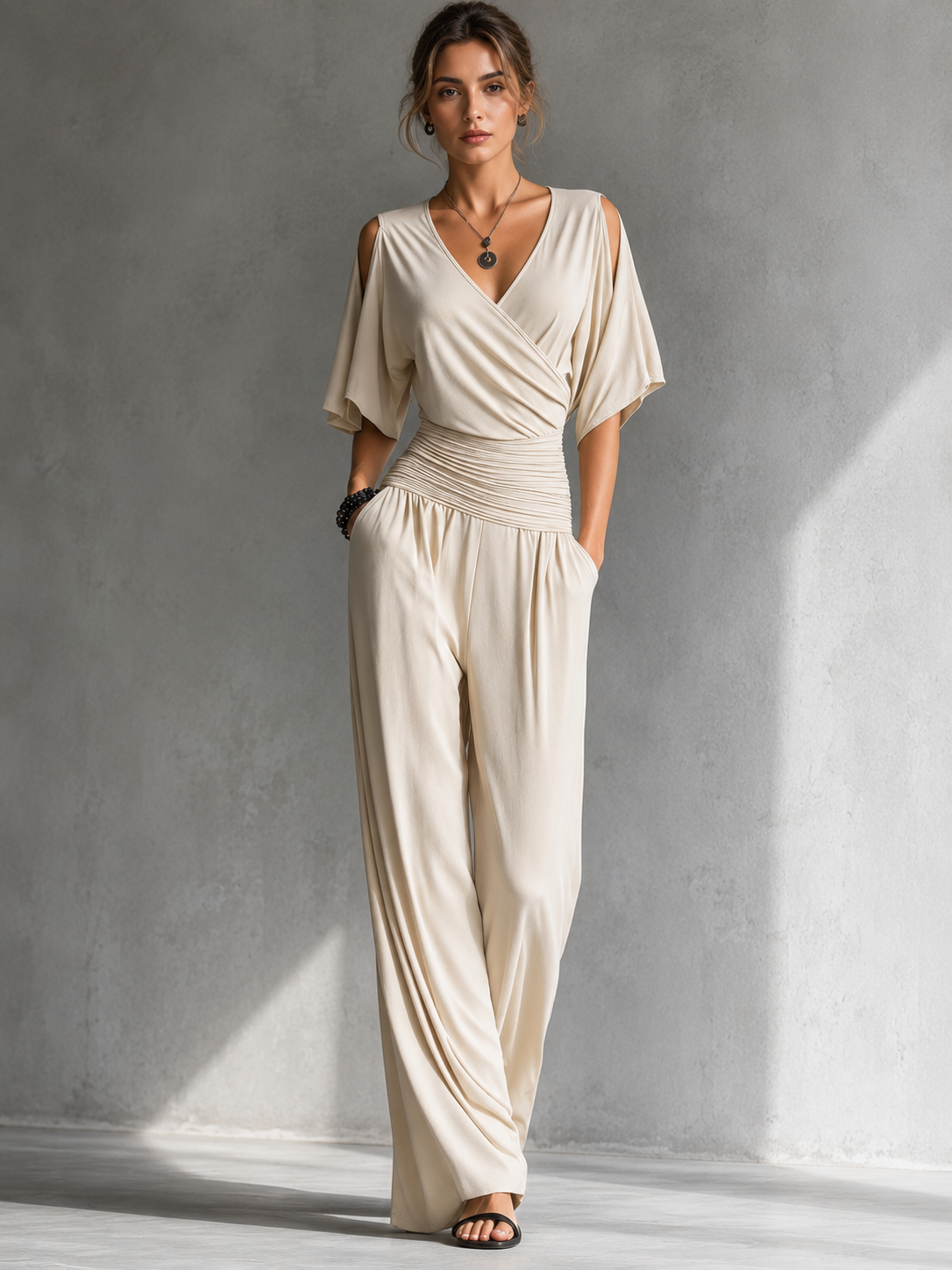 Alia | Elegante conjunto con efecto cruzado y pernera ancha